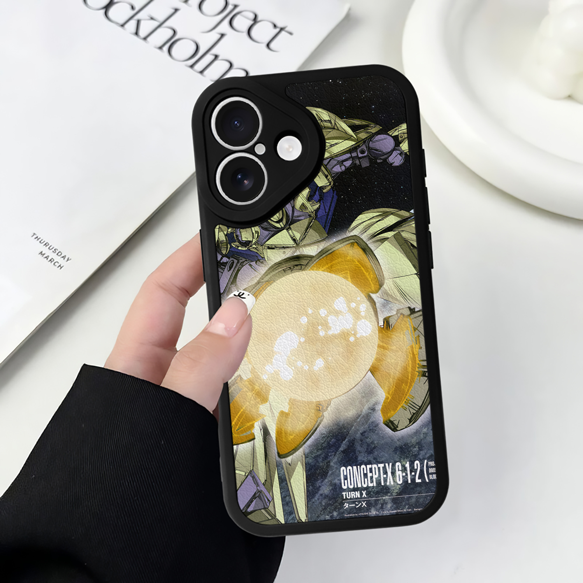 （画像用） 機動戦士ガンダム Mobile Suit Gundam 【iPhone 16シリーズ対応】シリコンスマホケース（レザー調） 材質：シリコン